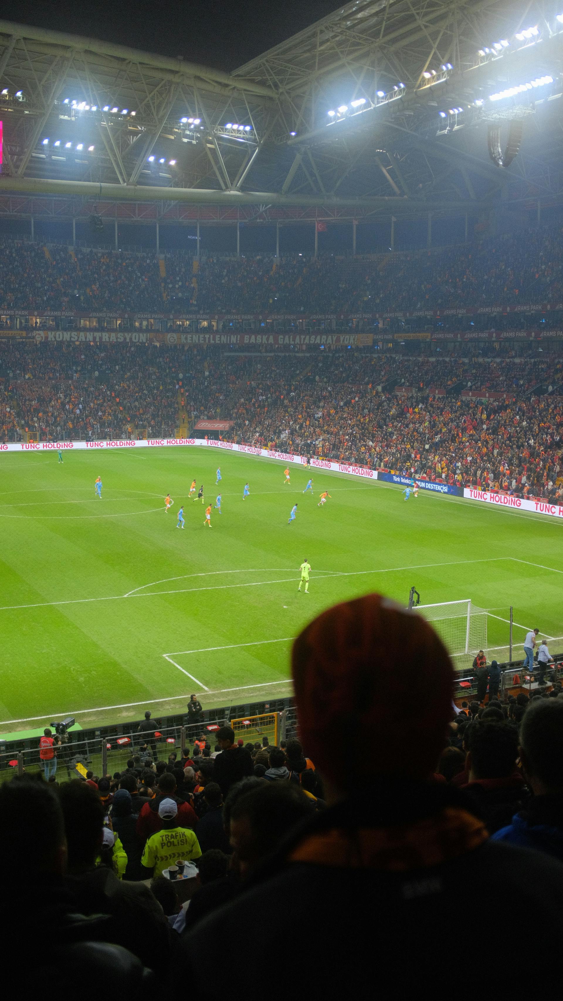 WM 2026 mit dem VU IPTV Player – Fußballspiel im Stadion